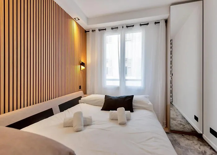 Le Napoleon Chic Et Moderne, L'endroit Parfait Au Coeur De La Banane Daire Cannes